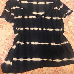 Chic Navy and White Tie-Dye Women's Tee